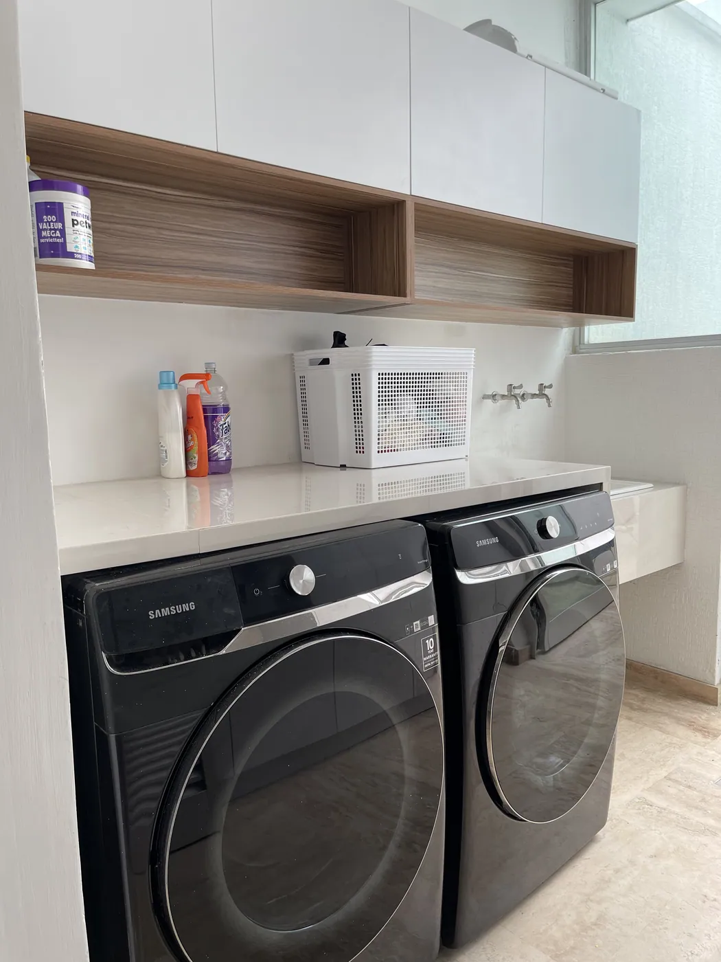 Lavandería con muebles a medida